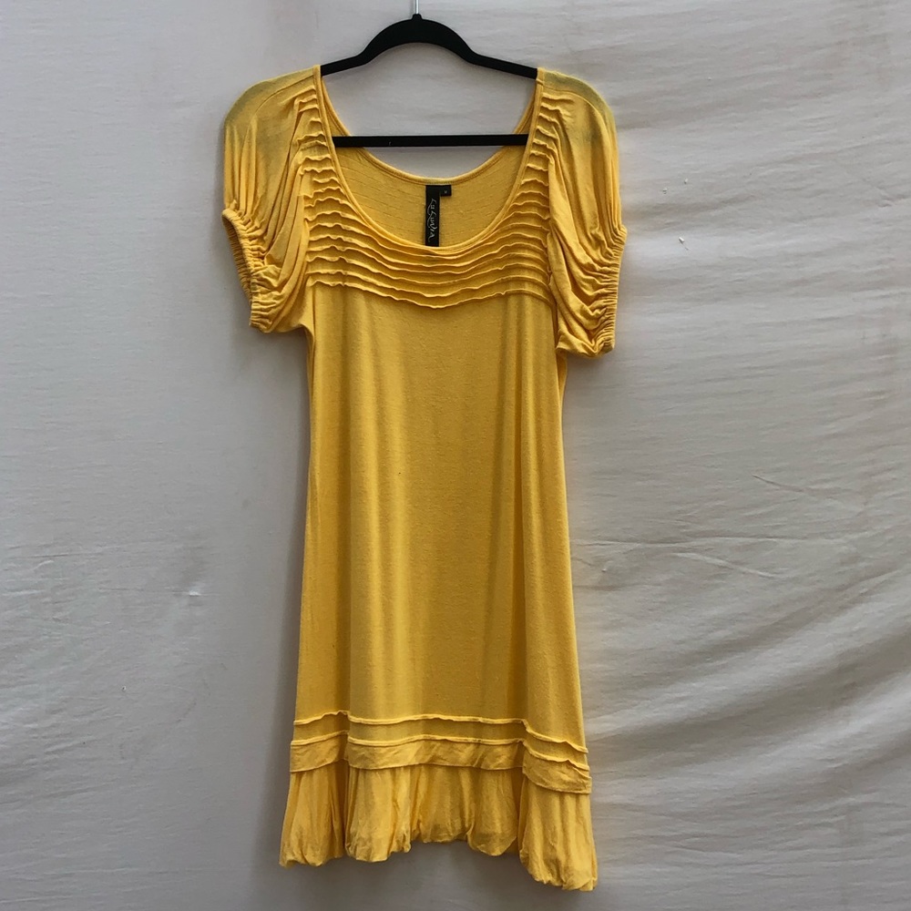 Summery, yellow, knit dress